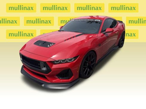 Used 2025 Ford Mustang GT Premium w/ GT Performance Package RWD image 4