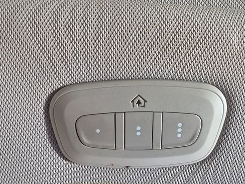 Used 2017 Chrysler Pacifica Touring-L FWD image 24