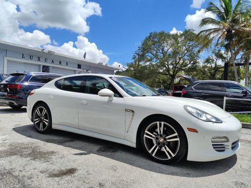 Used 2013 Porsche Panamera image 16