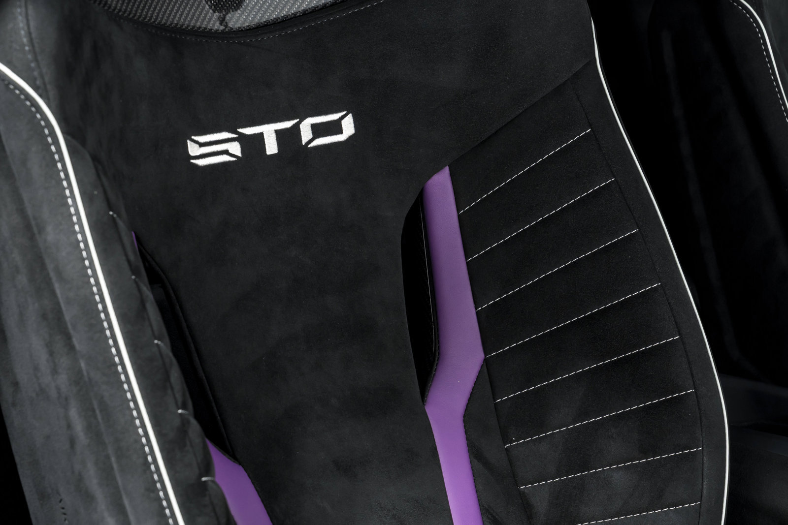 Used 2023 Lamborghini Huracan STO RWD image 38