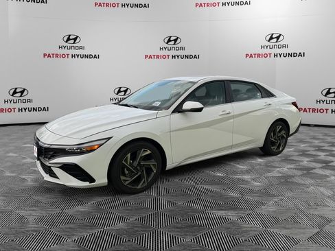 Certified 2026 Hyundai Elantra Limited FWD image 7