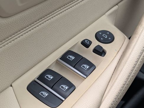 Used 2021 BMW 530e w/ Convenience Package RWD image 10