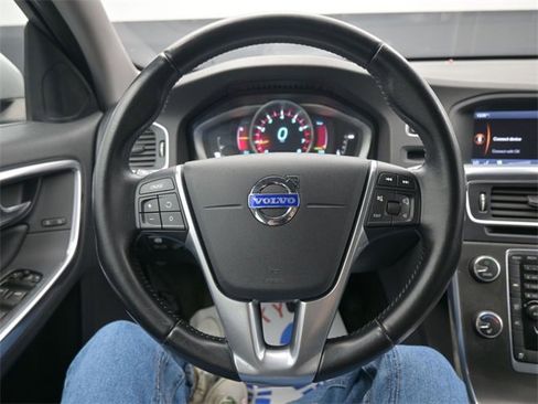 Used 2015 Volvo V60 T5 Premier image 20