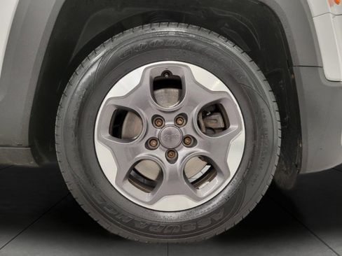 Used 2015 Jeep Renegade Sport w/ Power & Air Group image 4