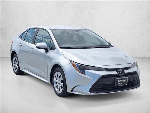 Used 2025 Toyota Corolla LE FWD image 3