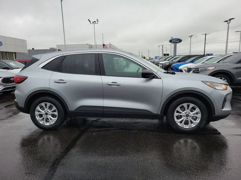 Certified 2023 Ford Escape Active w/ Tech Pack #1 FWD image 3