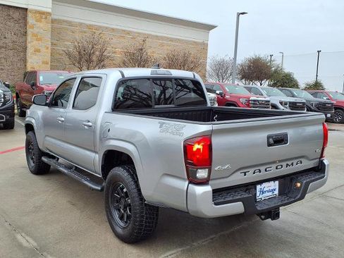 Used 2022 Toyota Tacoma SR image 25