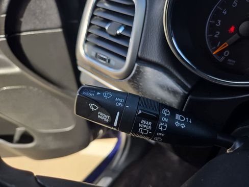 Used 2018 Jeep Grand Cherokee Limited image 24