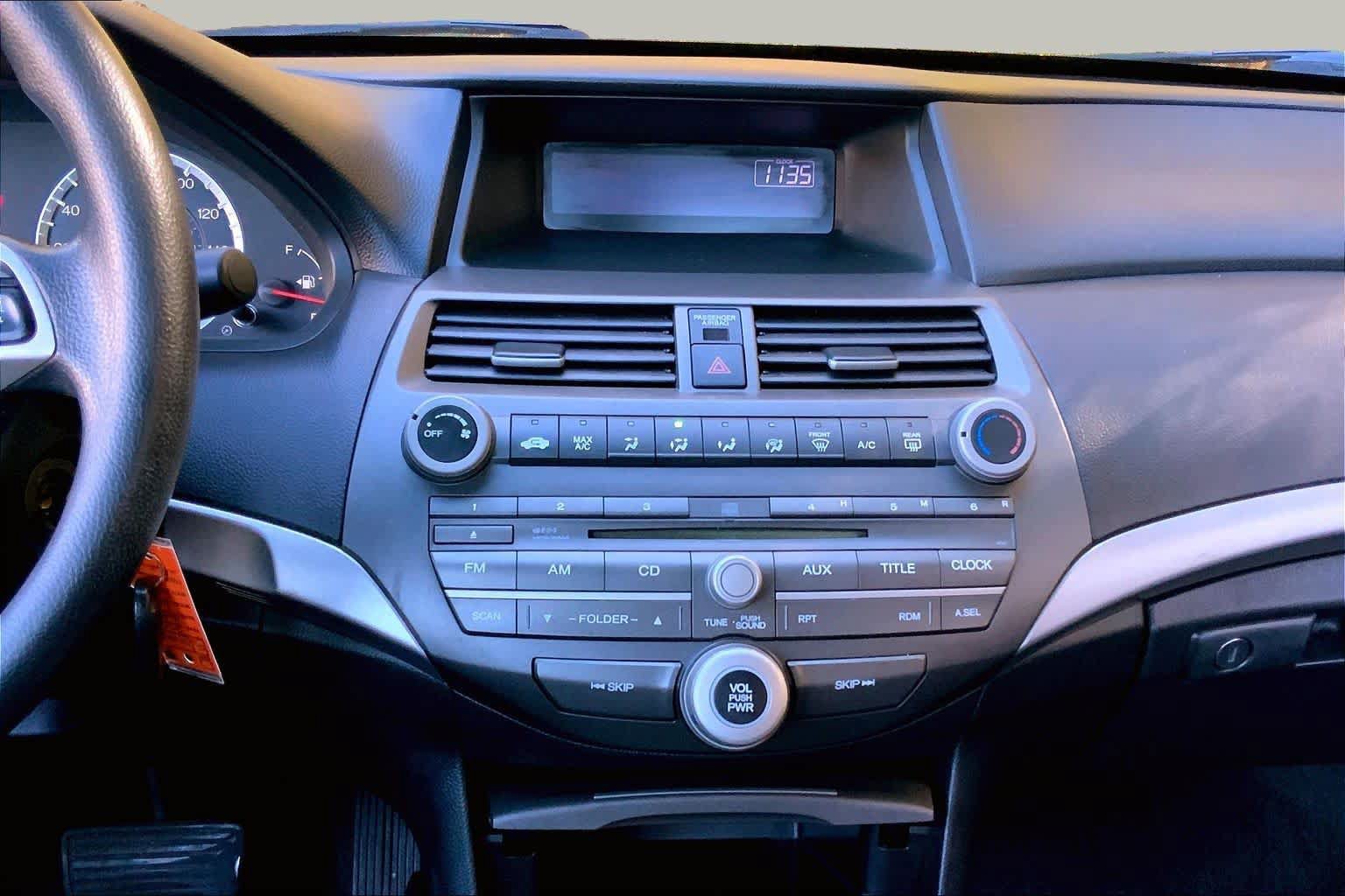 Used 2011 Honda Accord LX-P image 6