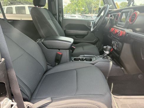 Used 2022 Jeep Wrangler Sport AWD/4WD image 13