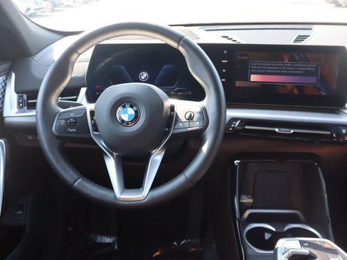 Used 2025 BMW X2 xDrive28i w/ Premium Package AWD/4WD image 10