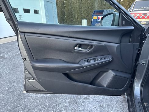 Used 2024 Nissan Sentra SV image 16