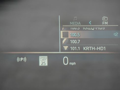 Used 2025 BMW X3 xDrive30i w/ Premium Package image 8