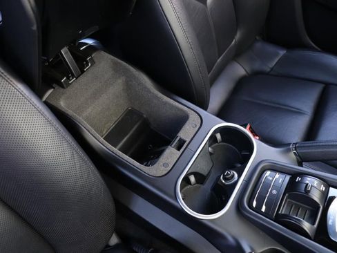 Used 2018 Porsche Cayenne Platinum Edition w/ Premium Package image 55