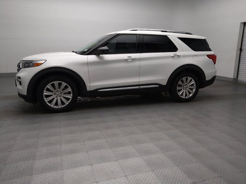 Used 2021 Ford Explorer Limited w/ Equipment Group 301A RWD image 2
