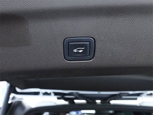 Used 2021 Chevrolet Tahoe LT image 24