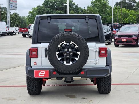 Used 2026 Jeep Wrangler Unlimited Rubicon AWD/4WD image 7