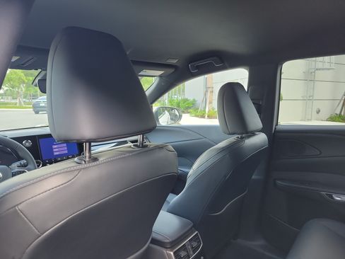 Certified 2024 Lexus RX 350 FWD w/ Technology Package image 14