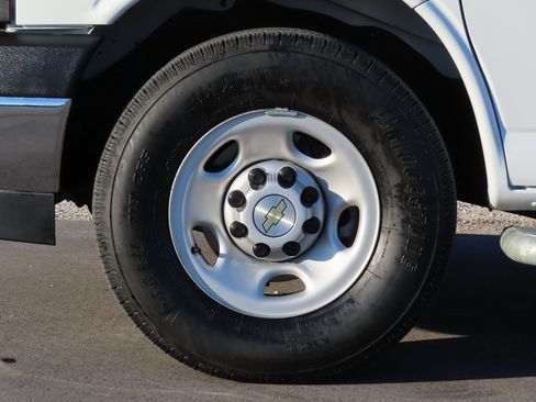 Used 2024 Chevrolet Express 2500 w/ Driver Convenience Package image 12
