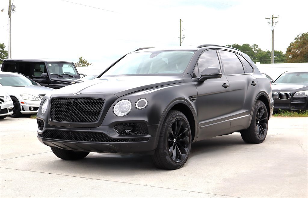 Used 2017 Bentley Bentayga AWD/4WD image 3