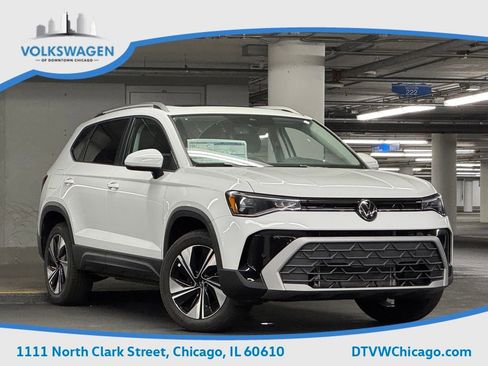 New 2025 Volkswagen Taos SE image 2