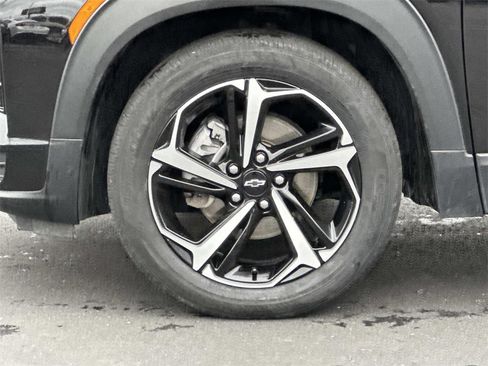 Used 2022 Chevrolet TrailBlazer RS w/ Sun and Liftgate Package image 9