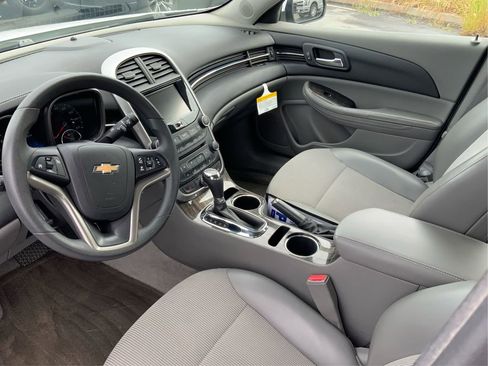 Used 2015 Chevrolet Malibu LT w/ Power Convenience Package image 9