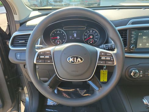 Used 2020 Kia Sorento FWD V6 image 17