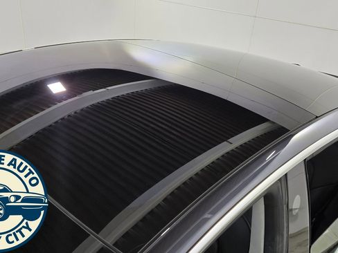Used 2018 Tesla Model 3 Long Range AWD/4WD image 10