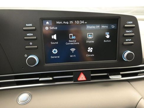 New 2025 Hyundai Elantra Sport image 15