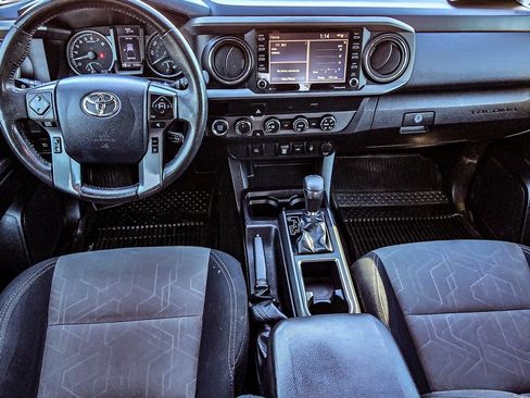 Used 2020 Toyota Tacoma TRD Off-Road image 33