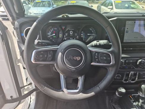 Used 2024 Jeep Wrangler High Altitude AWD/4WD image 12