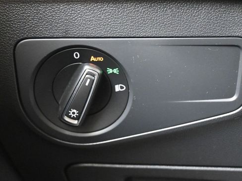 Certified 2023 Volkswagen Tiguan SE image 24