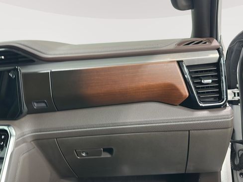 Used 2025 GMC Sierra 1500 Denali image 26