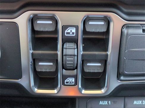 New 2025 Jeep Gladiator Sport w/ Premium Package image 24