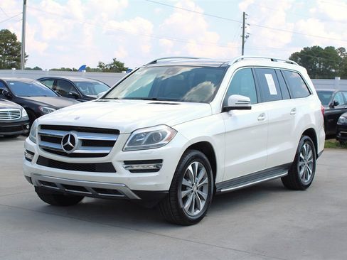 Used 2014 Mercedes-Benz GL 450 4MATIC w/ Appearance Package image 3