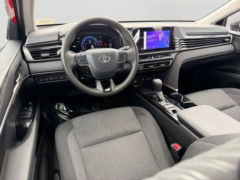 Used 2025 Toyota Camry LE FWD image 13