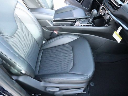 New 2026 Jeep Compass Latitude image 13