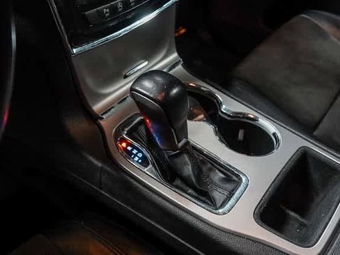 Used 2021 Jeep Grand Cherokee Laredo X image 21