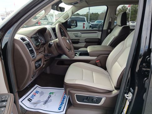 Used 2025 RAM 1500 Laramie image 11