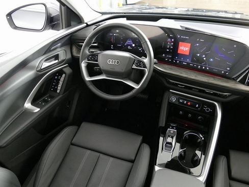 New 2025 Audi Q5 Premium Plus image 23