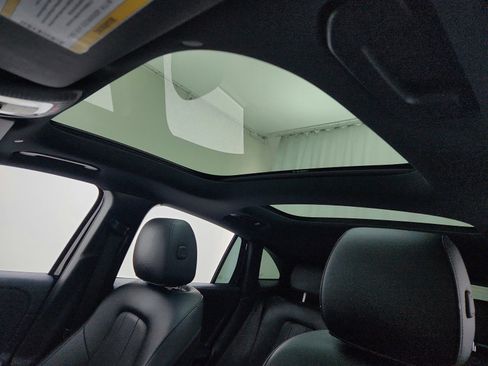 Certified 2022 Mercedes-Benz GLA 250 image 11