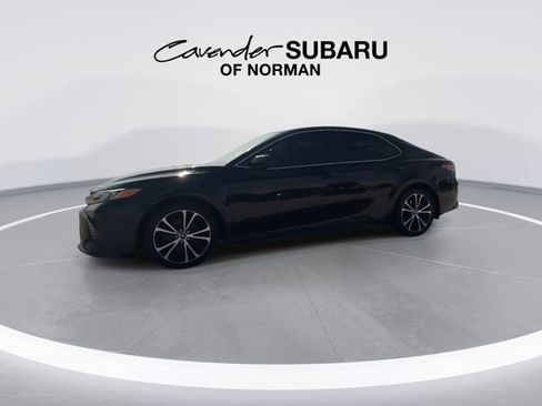 Used 2019 Toyota Camry SE image 5