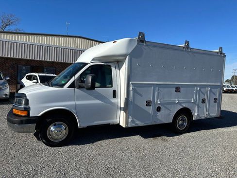 Used 2016 Chevrolet Express 3500 image 1