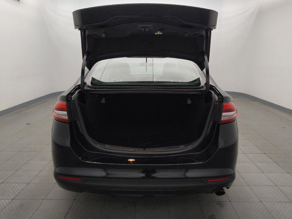 Used 2018 Ford Fusion SE w/ Fusion SE Technology Package FWD image 29