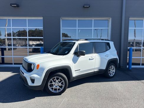 Used 2022 Jeep Renegade Latitude w/ Sun/Sound Group image 1