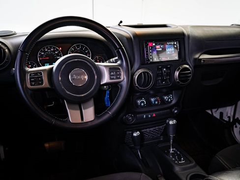 Used 2018 Jeep Wrangler Unlimited Sport image 4