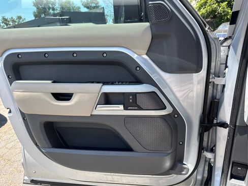 Used 2023 Land Rover Defender 110 S image 17