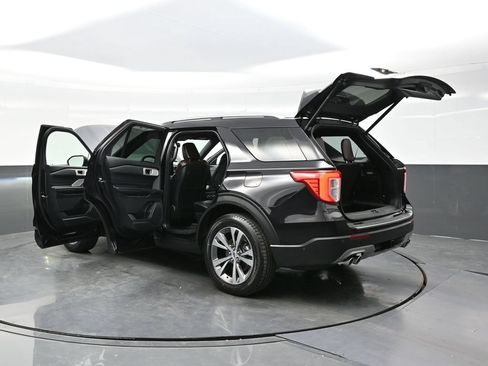 Used 2020 Ford Explorer Platinum w/ Premium Technology Package AWD/4WD image 49