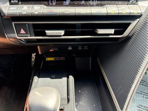 Used 2025 Toyota Camry SE FWD image 17